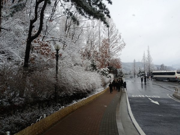 눈 내린 서울시립승화원